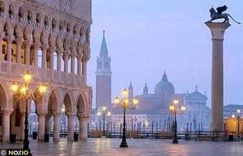 Hotel Ambassador Tre Rose Venedig